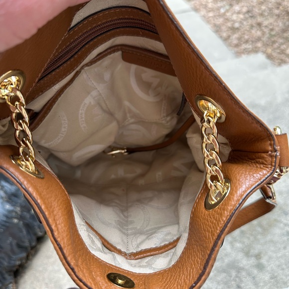 Michael Kors Tan Leather Shoulder Bag with Gold Accents - Picture 2 of 5